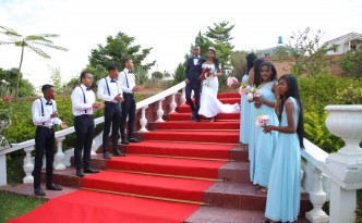 Un feu d'artifice pour votre mariage? » Espace Les Colonnades - Salle de  réception - Salle de mariage - Domaine - Antananarivo